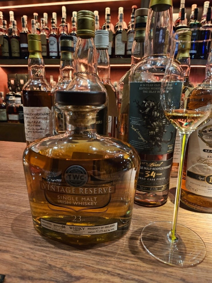 Teeling Vintage Reserve 23 Year Old 위스키 사진